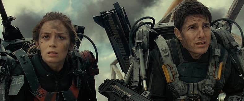 Sgt. Rita and Maj. Cage prepare to change the future in Edge of Tomorrow (2014), Warner Bros