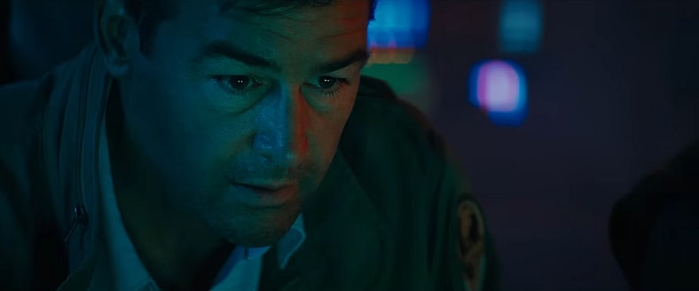 Kyle Chandler can't believe his eyes in Godzilla King of the Monsters (2019), Legendary Pictures 