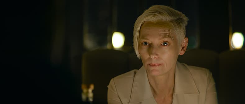 The Killer. Tilda Swinton as The Expert in The Killer. Cr. Netflix ©2023