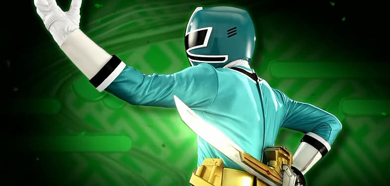 Mike ready to cut through enemies in Power Rangers Samurai Episode 1, Nickelodeon (2011)