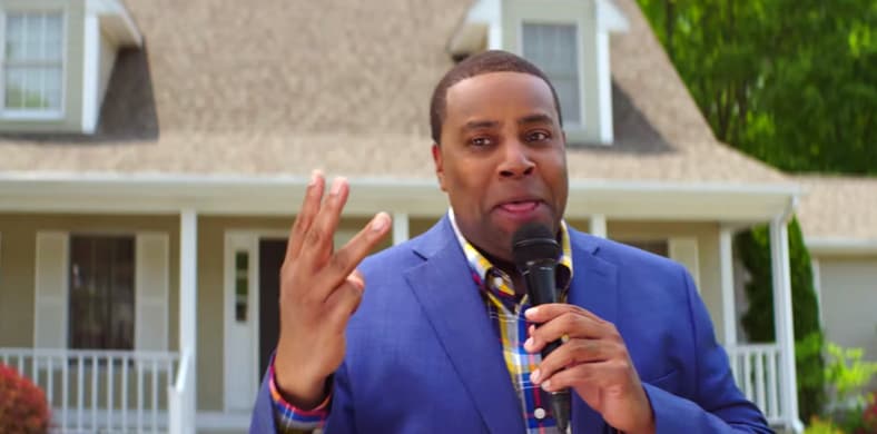 Dex (Kenan Thompson) pitches corporate America in Good Burger 2 (2023), Paramount Plus