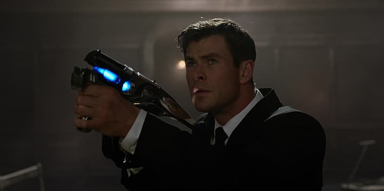 Agent H responds to a reported alien disturbance in Men in Black: International (2019)