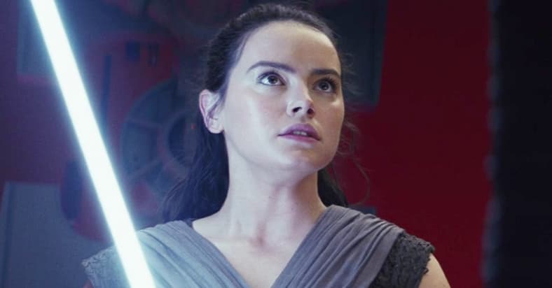 Rey (Daisy Ridley) prepares to fight alongside Kylo Ren (Adam Driver) in Star Wars: Episode VIII - The Last Jedi (2017), Disney