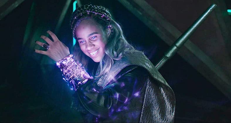 Dar-Benn (Zawe Ashton) takes control of a Quantum Band in The Marvels (2023), Marvel Entertainment
