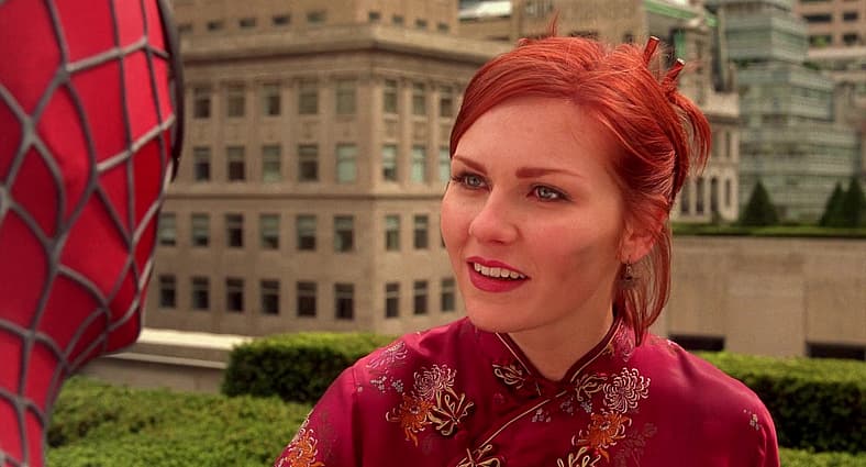 Mary-Jane Watson (Kirsten Dunst) thanks Spider-Man (Tobey Maguire) for saving her in Spider-Man