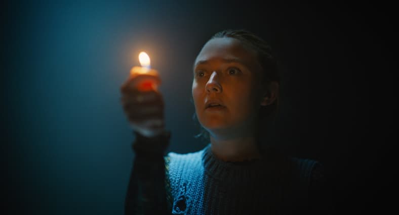 Dakota Fanning as Mina in The Watchers, Warner Bros. Pictures