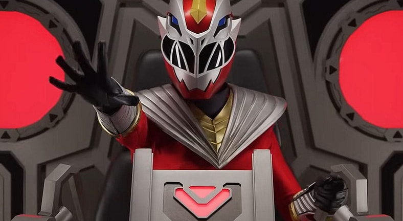 Amelia (Hunter Deno) summons the Cosmic Fury Megazord in Power Rangers Cosmic Fury Season 1 Episode 7 "Operation Seasoning" (2023), Netflix