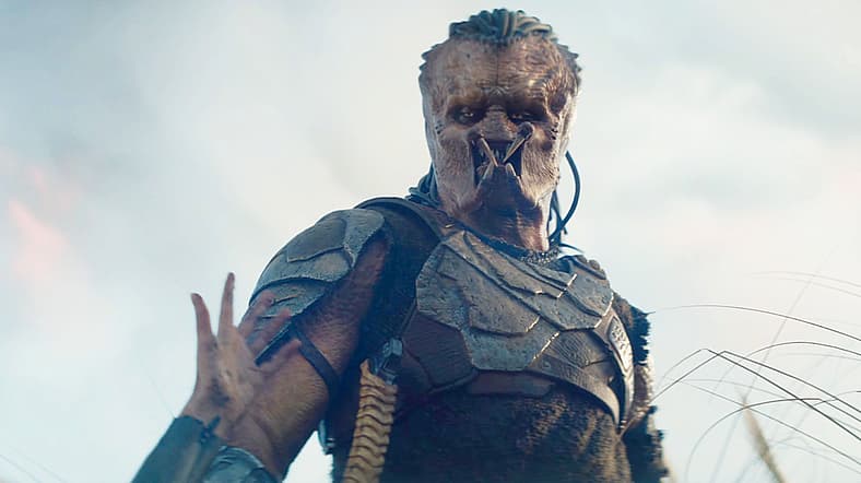 Thia asks Dek for help in Predator: Badlands (2025), 20th Century Studios