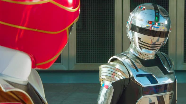 Gokai Red (Ryota Ozawa) makes the acquaintance of Space Sheriff Gavan (Yuma Ishigaki) in Kamen Rider × Super Sentai × Space Sheriff Super Hero Taisen Z (2012), Toei Co. Ltd.