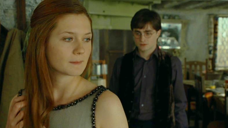 Harry (Daniel Radcliffe) and Ginny (Bonnie Wright) have a heart-to-heart in Harry Potter and the Deathly Hallows - Part 1 (2010), Warner Bros. Pictures