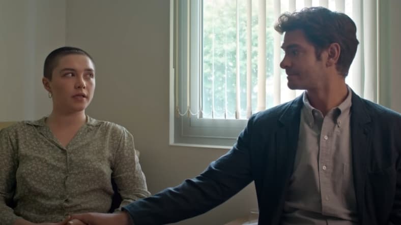 Almut (Florence Pugh) consoled by Tobias (Andrew Garfield) during cancer treatment in We Live in Time, 2024, Studio Canal