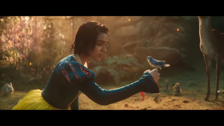 Snow White (Rachel Zegler) makes a new, feathered friend in Snow White (2025), Disney