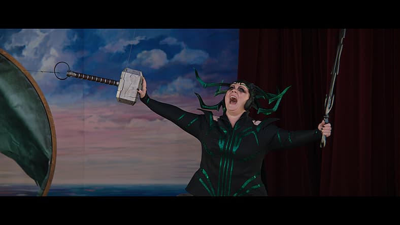 Hela prepares to shatter Mjolnir in Thor: Love and Thunder (2022)