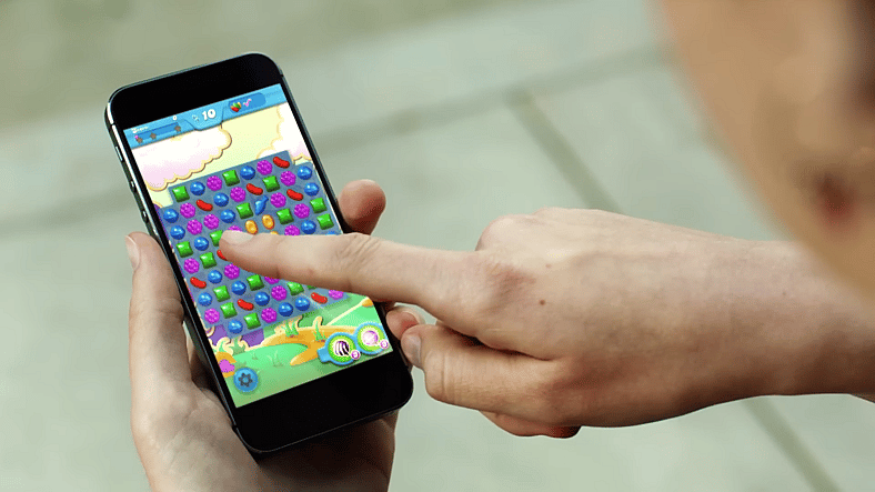 A user plays Candy Crush Soda in Weekend Sale - King Games - Pool Party via King, YouTube