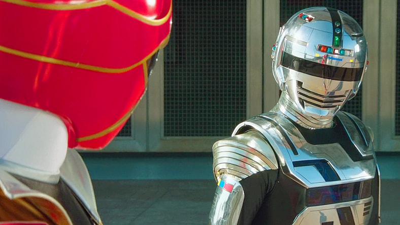 Gokai Red (Ryota Ozawa) makes the acquaintance of Space Sheriff Gavan (Yuma Ishigaki) in Kamen Rider × Super Sentai × Space Sheriff Super Hero Taisen Z (2012), Toei Co. Ltd.