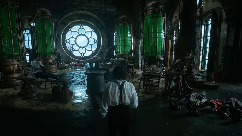 Frankenhole - Victor (Oscar Isaac) works a stiff room in Frankenstein (2025), Netflix