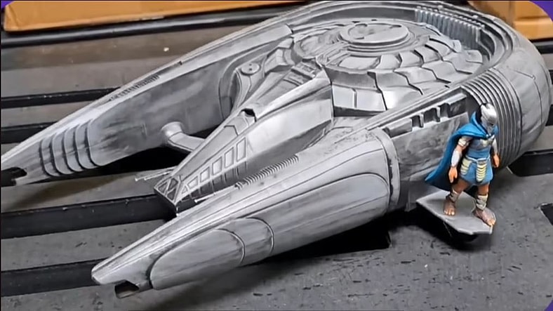 Regal's Predator: Badlands (2025) spaceship popcorn bucket