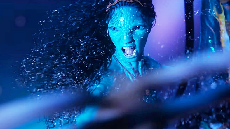 Ronal (Kate Winslet) fights back against the attacking Mangkwan tribe members in Avatar: Fire and Ash (2025), 20th Century Studios