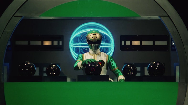 ShishiRanger (Tatsuya Nomi) leads the team in the Four-Star Combination Heavenly Qi Palace in
Gosei Sentai Dairanger: The Movie (1993), Toei Co. Ltd.