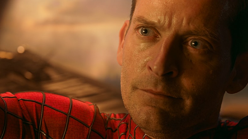 Spider-Man (Tobey Maguire) stops Spider-Man (Tom Holland) from killing the Green Goblin (Willem Dafoe) in Spider-Man: No Way Home (2021), Marvel Entertainment 