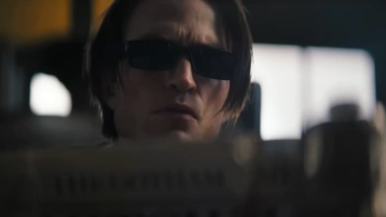 Pattinson reads the tabloids