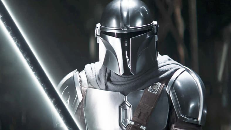 Din Djarin (Pedro Pascal) struggles to wield the Darksaber in The Book of Boba Fett Season 1 Episode 5 "Return of the Mandalorian" (2022), Disney