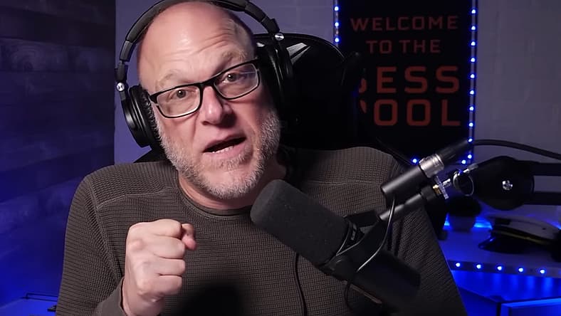 Adam Sessler on Call of Duty: Modern Warfare II (2022) in Xplay video