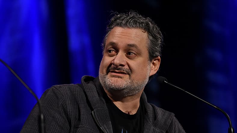 Dave Filoni Attempts To Justify Contradicting Star Wars Canon: People "Forget Just The Special