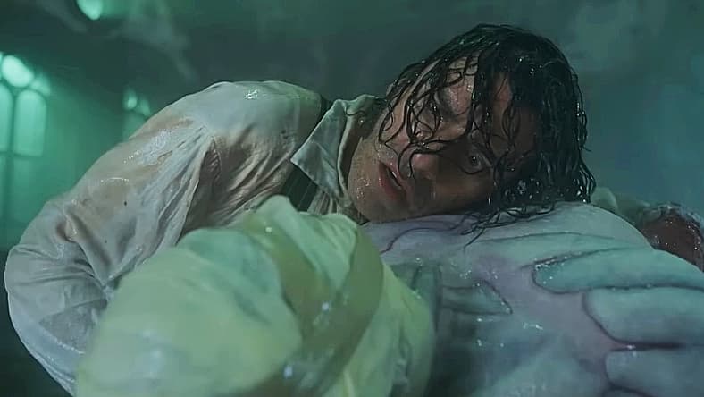 Oscar Isaac is like Don Johnson, looking for a heartbeat, in Frankenstein (2025), Netflix