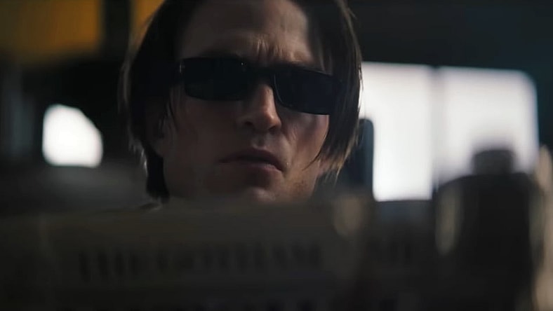 Pattinson reads the tabloids