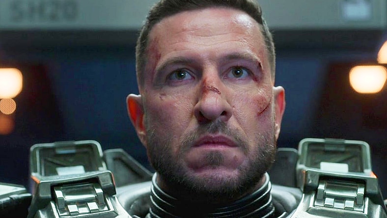 The Master Chief (Pablo Schrieber) defies his UNSC superiors in Halo Season 1 Episode 9 "Transcendence" (2022), Paramount Plus