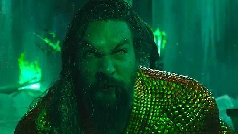 A revengeful Aquaman (Jason Momoa) stands in front of Black Manta (Yahya Abdul-Mateen) in Aquaman and the Lost Kingdom (2023), Warner Bros. Pictures