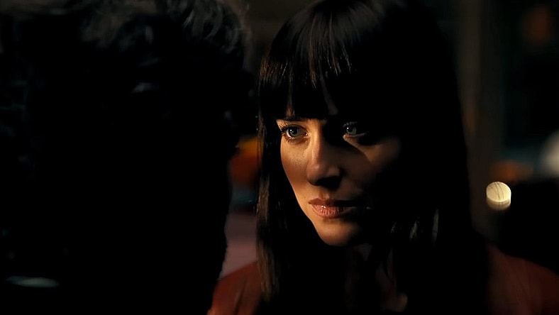 Cassandra Webb (Dakota Johnson) confronts Ezekiel Sims (Tahar Rahim) in Madame Web (2024), Sony Pictures Releasing