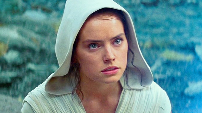 Rey (Daisy Ridley) turns to Luke (Mark Hamill) for advice in Star Wars: Episode IX - The Rise of Skywalker (2019), Disney