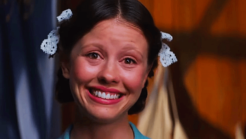 Mia Goth smiles through the pain in Pearl (2022), A24