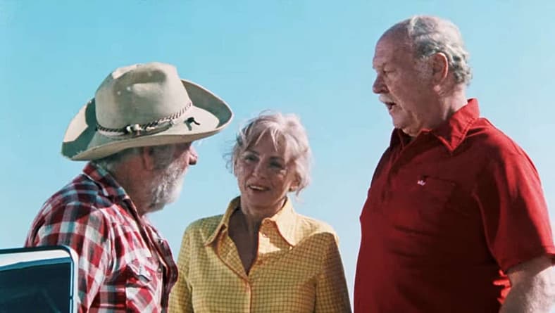 The Carters ignore a gas station owner's warning in The Hills Have Eyes (1977), Vanguard
