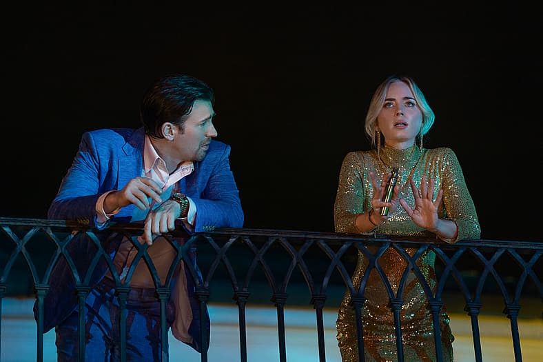 Chris Evans as Brenner and Emily Blunt as Liza in Pain Hustlers, Netflix