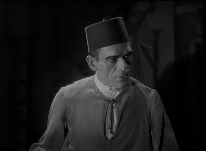 Imhotep (Boris Karloff) fails to raise the dead in a twist in The Mummy (1932), Universal Pictures