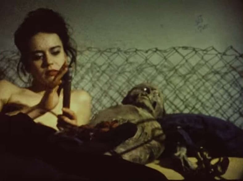 Betty (Beatrice Manowski) has one thing on her mind in Nekromantik (1988), Leisure Time Features