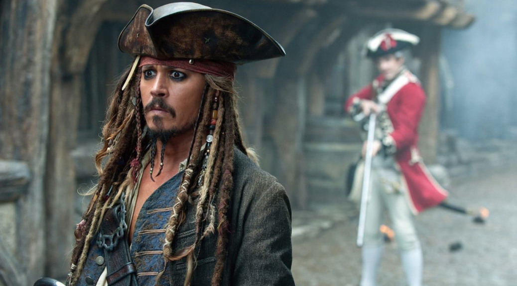 Johnny Depp como Capitão Jack Sparrow em Piratas do Caribe: A Maldição do Pérola Negra (2003), Walt Disney Pictures.