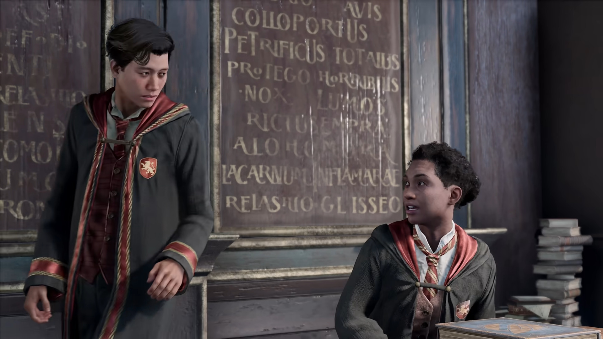 O personagem do jogador fala com Natsai Onai preocupado via Hogwarts Legacy (2022), Warner Bros. Interactive Entertainment