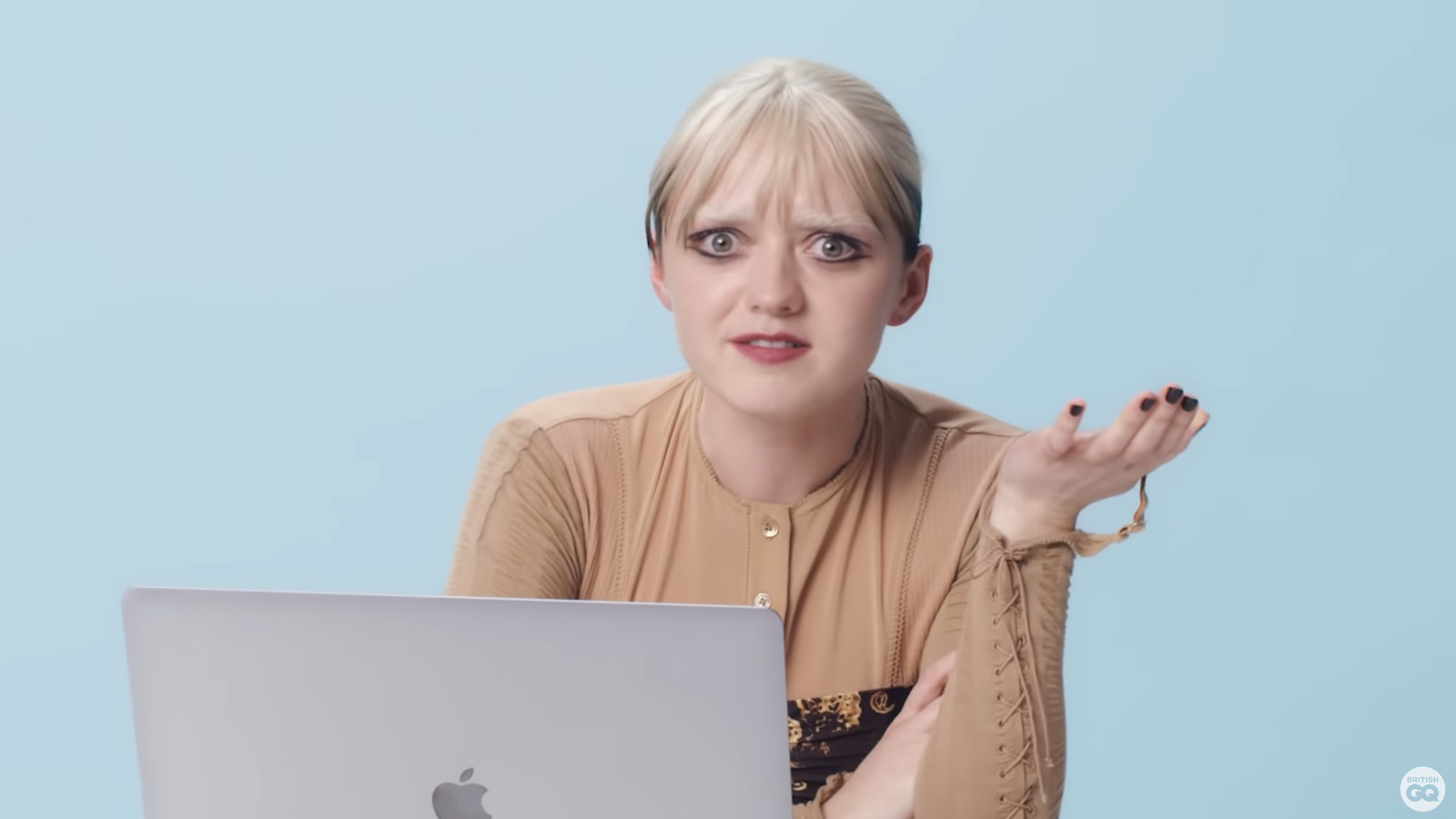 Maisie williams prosthetics