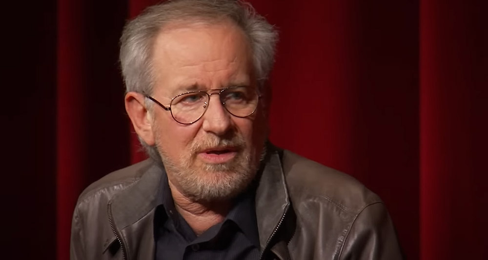 Steven Spielberg talks with other directors
