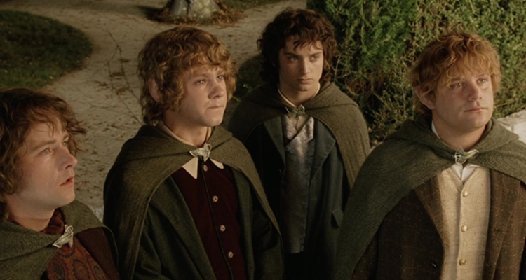 Elijah Wood and original 'Lord of the Rings' cast shut down racist critics  of 'Rings of Power