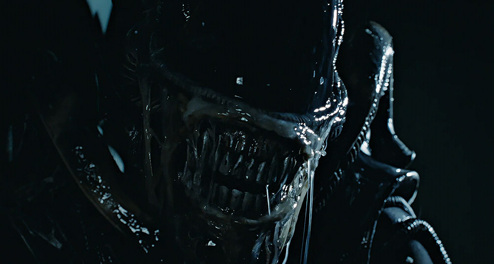 A xenomorph attacks in Aliens, 20th Century Fox