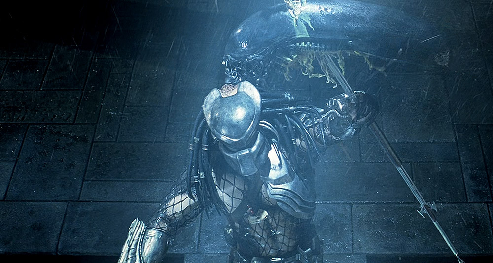 A Predator holds a severed xenomorph head in Alien Vs. Predator, 20th Century Fox
