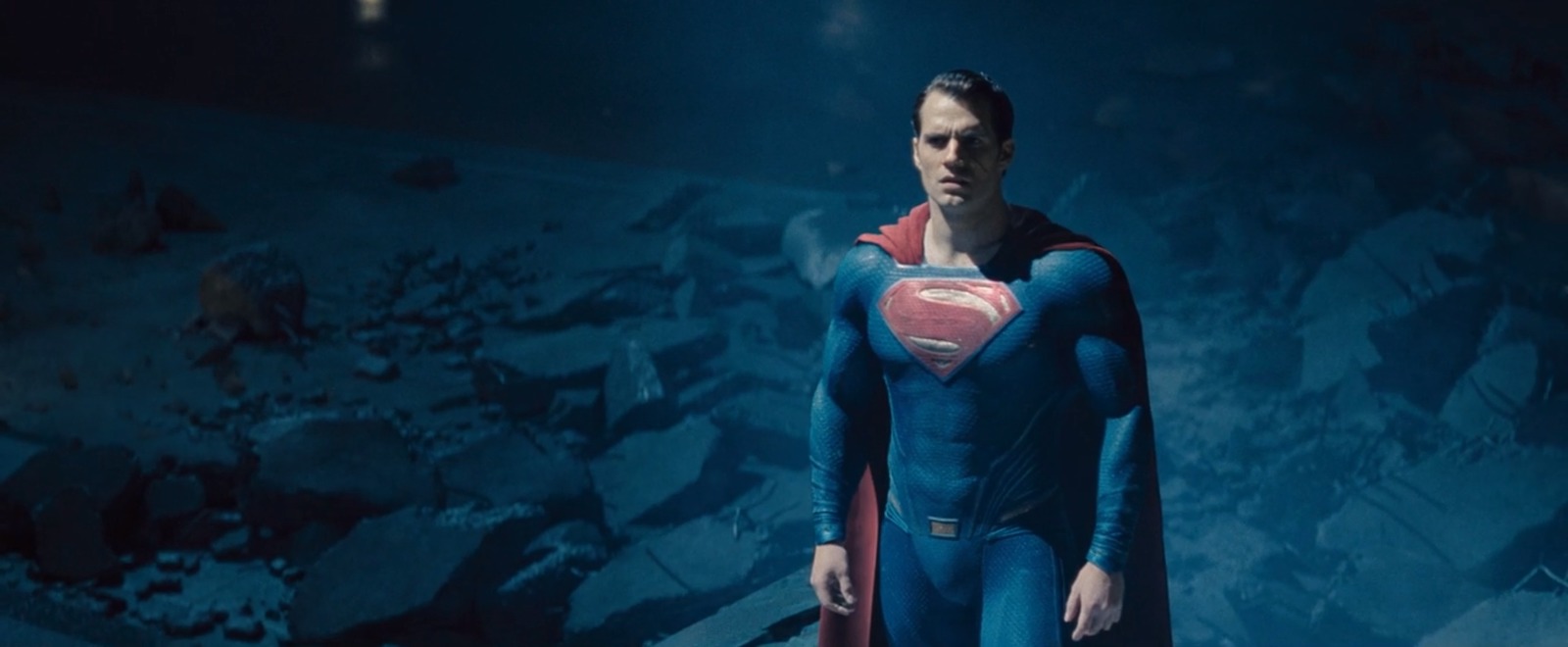 With Man of Steel 2 a Dead End, Henry Cavill Returns as Kingdom Come  Superman of the DC Multiverse in Epic Fan Art - FandomWire