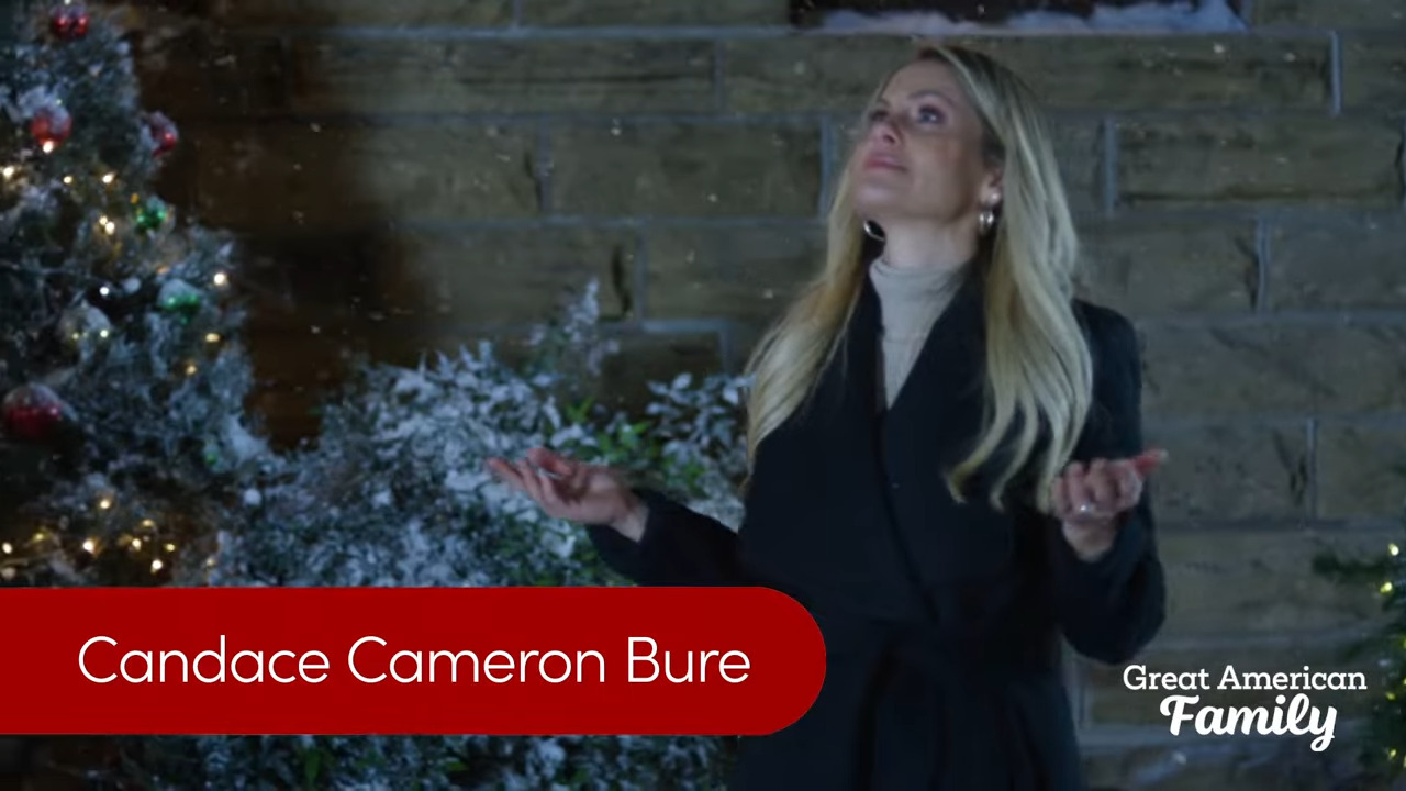 Candace Cameron Bure stars in a preview for "A Christmas...Present