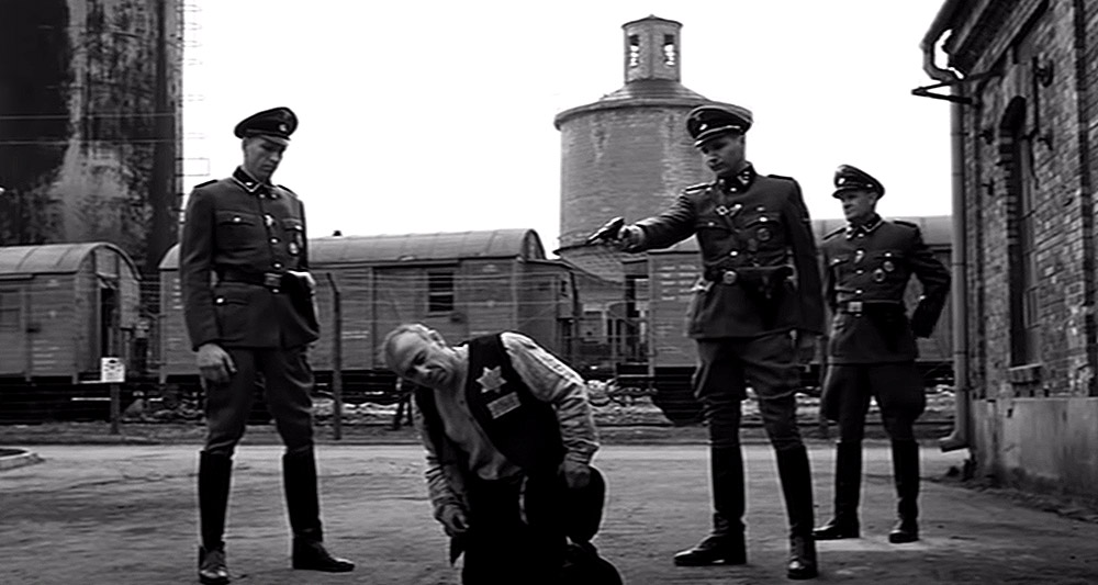Amon Goeth (Ralph Fiennes) tries to shoot a Jew with a faulty pistol in 'Schindler's List' (1993), Amblin Entertainment
