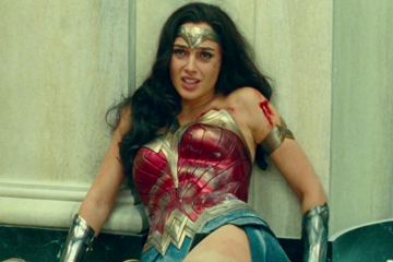 Wonder Woman (Gal Gadot) takes a blow from Cheetah (Kristen Wiig) in Wonder Woman 1984 (2020), Warner Bros. Pictures via Blu-ray